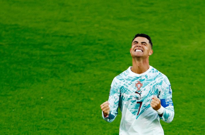 El gol de Cristiano Ronaldo que rompió una marca histórica y su gesto de fastidio cuando fue reemplazado en el triunfo de Portugal