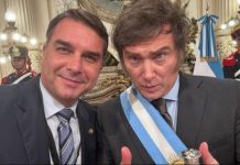 El presidente Milei visita San Pablo para apoyar a Flávio Bolsonaro en la carrera presidencial