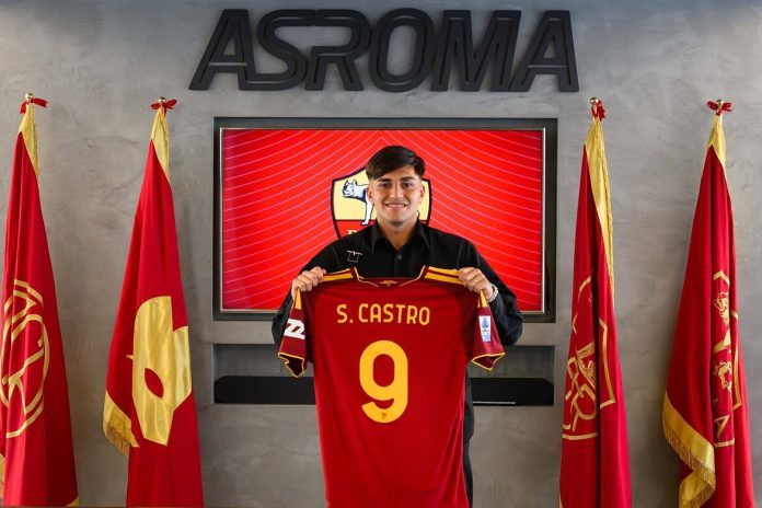 Furor en Italia: Roma presentó el goleador argentino Santiago Castro como fichaje estelar