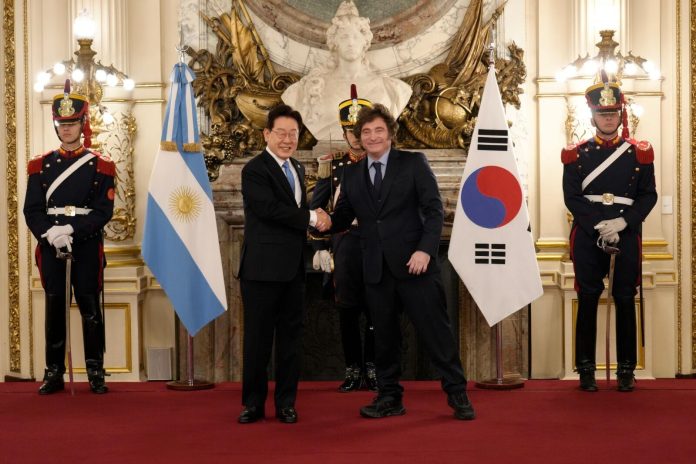 Javier Milei se reunió con el presidente de Corea del Sur y busca avanzar en un acuerdo de libre comercio