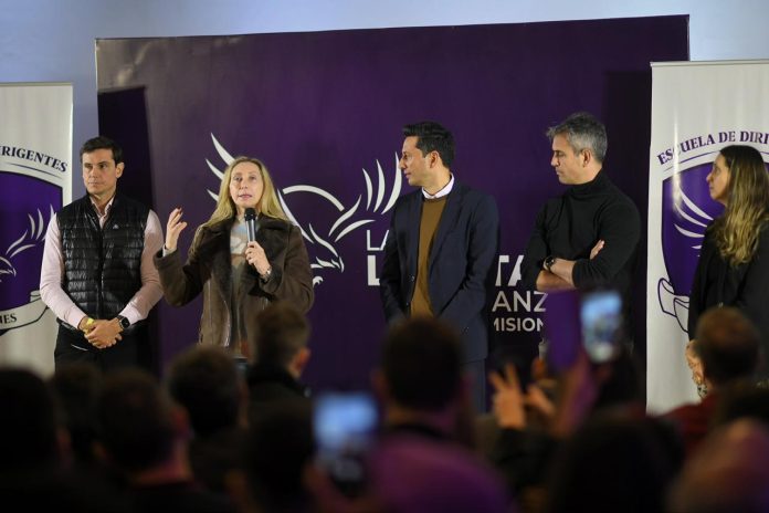 Karina Milei concentra el manejo del poder, Santilli opera y la reelección domina la política oficialista