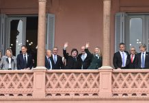 La caída de la imagen preocupa al Gobierno y busca comenzar a “ganar la discusión sobre la reactivación”