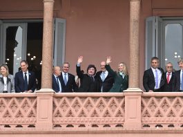 La caída de la imagen preocupa al Gobierno y busca comenzar a “ganar la discusión sobre la reactivación”