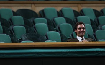 La solitaria imagen de Roger Federer en las tribunas de Wimbledon durante un partido que recorre el mundo