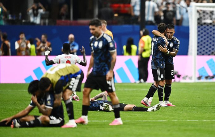 Lo que no se vio del épico triunfo de Argentina sobre Inglaterra: una arenga clave, el cruce Montiel-Bellingham y el gesto de Messi