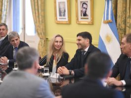 Maximiliano Pullaro firmó en la Casa Rosada el traspaso de la administración de una ruta nacional a Santa Fe