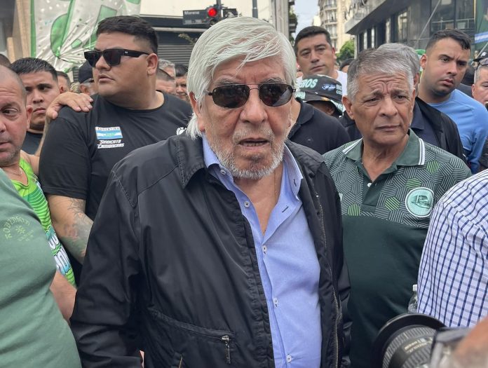 Tambalea el poder de Moyano: empresarios del interior se ponen de acuerdo para impulsar convenios colectivos por región