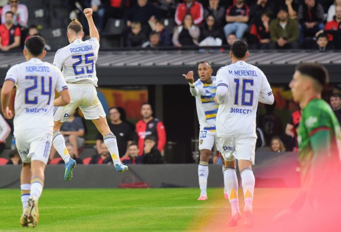 Centro preciso de Villa y cabezazo perfecto de Ascacíbar: el gol con el que Boca se puso en ventaja ante Newell’s en Rosario