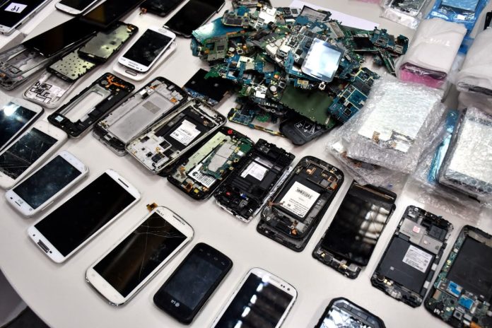El gobierno porteño declaró la emergencia por el robo de celulares y endurece los controles en la venta de equipos usados