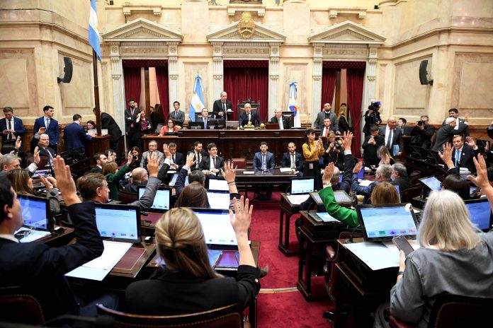 El Senado aprobó la ley de propiedad privada, pero el Gobierno debió ceder en la reforma del Fuego