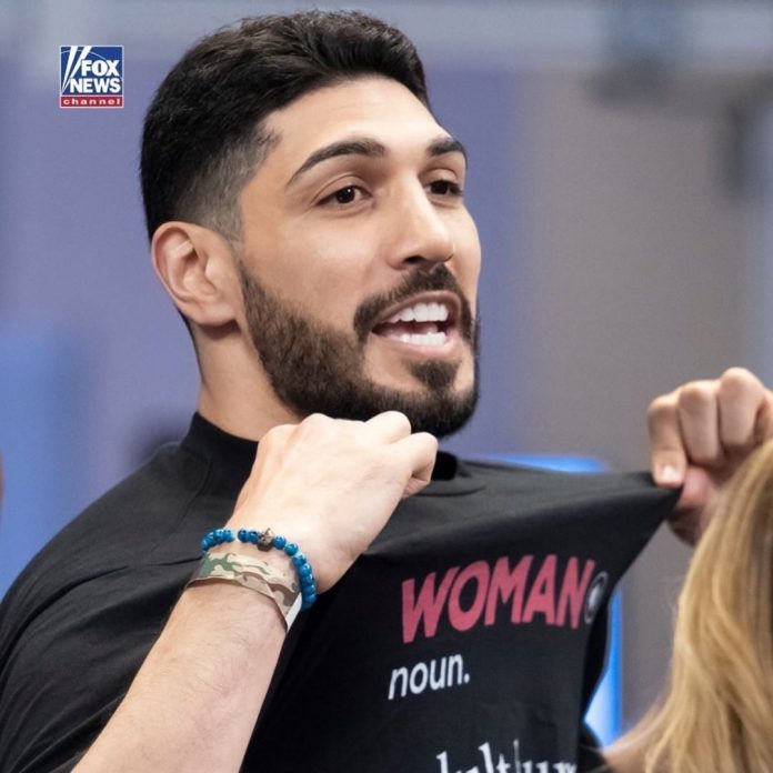 Escándalosa pelea entre una ex figura de la NBA y una jugadora en medio de la polémica por la inclusión de atletas transgénero en el básquet