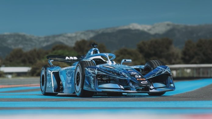 Google prueba a 240 km/h una inteligencia artificial que asiste a pilotos de Fórmula E en tiempo real
