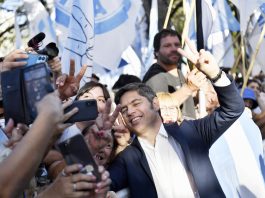 Kicillof teje lazos con sectores del peronismo federal y retrasa la negociación con Máximo Kirchner y Massa