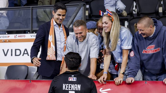 La broma de Nico Keenan a su pareja Rob Jetten, primer ministro de Países Bajos, tras la goleada de Los Leones en el Mundial de hockey