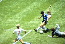 La millonaria cifra a la que se vendería la pelota que usó Maradona para sus dos goles ante Inglaterra en el Mundial 1986: cuándo será la subasta