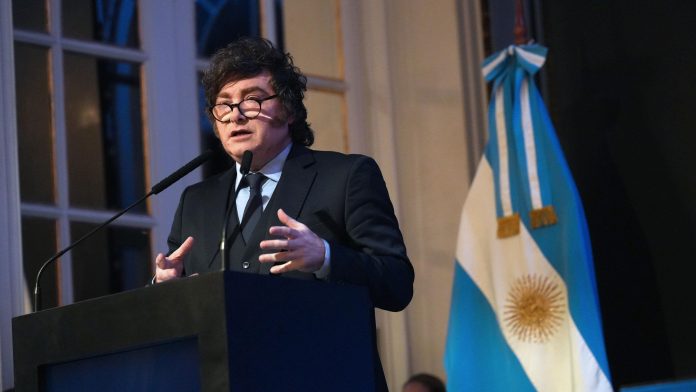 La morosidad acaparó la agenda pero el Gobierno se ordenó para responder: los ejes de la postura oficial