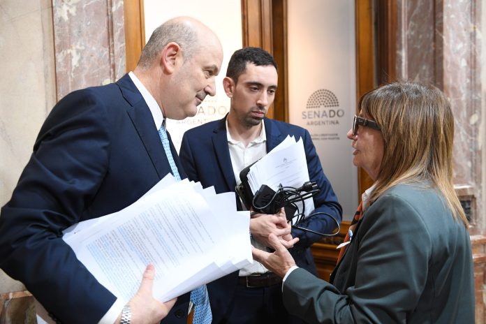 Ley de propiedad privada: en el Gobierno reconocen que la oposición se impuso al frenar la venta de tierras a extranjeros