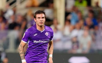 Mastantuono debutó en Fiorentina en el día de su cumpleaños: la jugada que casi termina en gol y el duro golpe que recibió