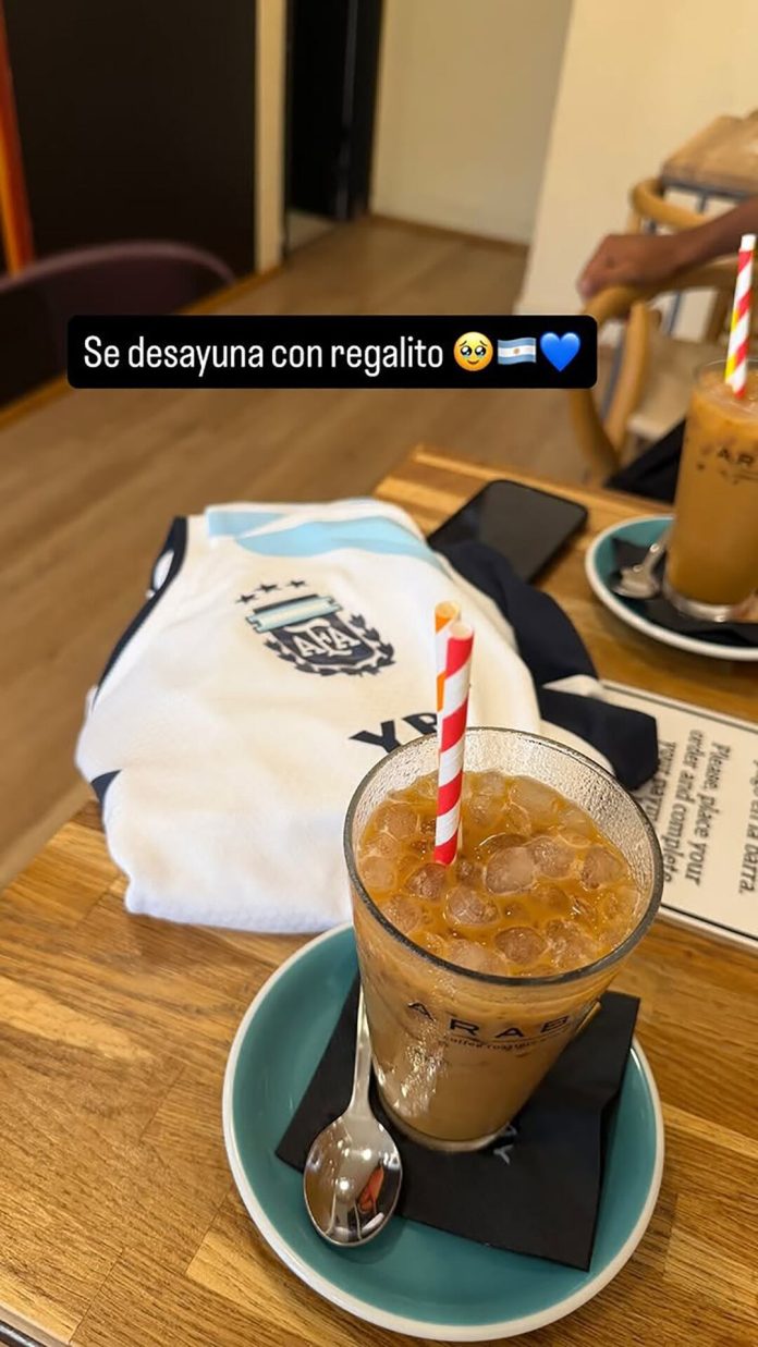 “Un día inolvidable”: el gesto de Licha Martínez con dos fanáticos en medio de sus vacaciones en Ibiza que causó furor en las redes