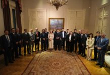 “Una gran mesa antikirchnerista”: el bloque político que gobernadores le proponen a la Casa Rosada para 2027