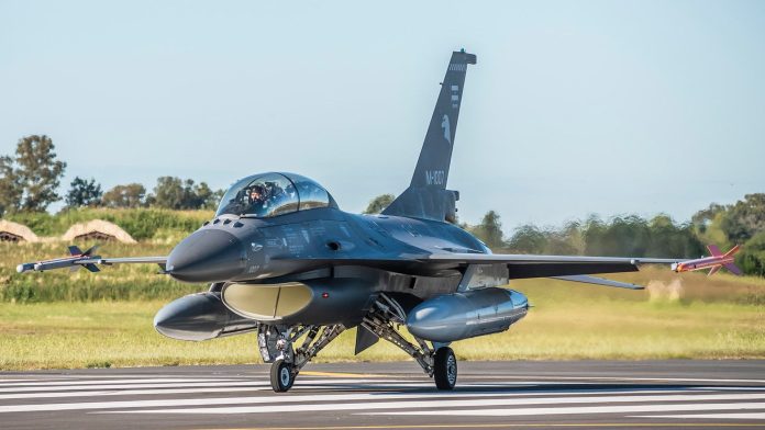 Argentina pone a prueba Link 16, la tecnología que permitirá a los F-16 compartir información con los aviones de vigilancia de la Armada