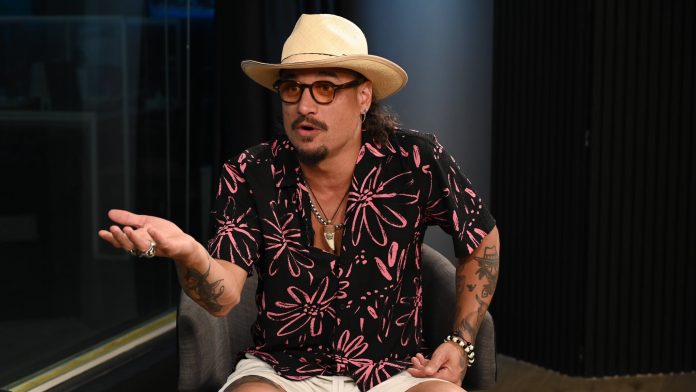 El ex futbolista Daniel Osvaldo fue internado de urgencia y permanece en terapia intensiva