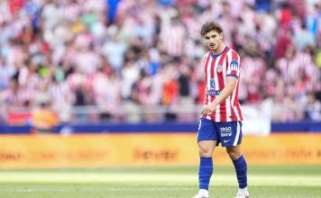 El gesto de una fanática del Atlético de Madrid que sorprendió a Julián Álvarez tras su cortocircuito con el club