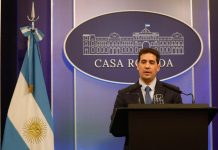 El Gobierno enfatiza el carácter diplomático del reclamo por Malvinas y espera acompañamiento de sus aliados
