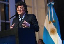El Gobierno relativiza la caída del índice de confianza y busca explicar los cuestionamientos de Milei a las mediciones