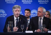 El peronismo pidió citar en forma “urgente” al presidente del Banco Central por el traslado de oro al exterior
