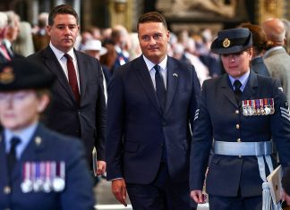 El secretario de Defensa del Reino Unido afirmó que están preparados para defender militarmente las Malvinas ante una acción argentina