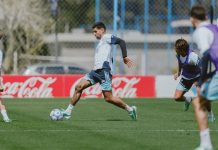 “Está re ancho”: la broma de Lisandro Martínez al Cuti Romero en el primer entrenamiento de la selección argentina