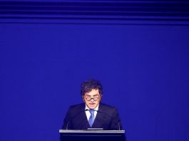 Los mensajes internos que aceleraron la cadena nacional, los planes previos de Milei y la vuelta de Santiago Caputo