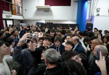 Milei sigue activo en redes, pero sus posteos tienen menos interacciones y en el oficialismo tienen una explicación