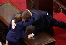 Milei vuelve a la Argentina con la economía bajo presión y un desafío político: contener a Patricia Bullrich