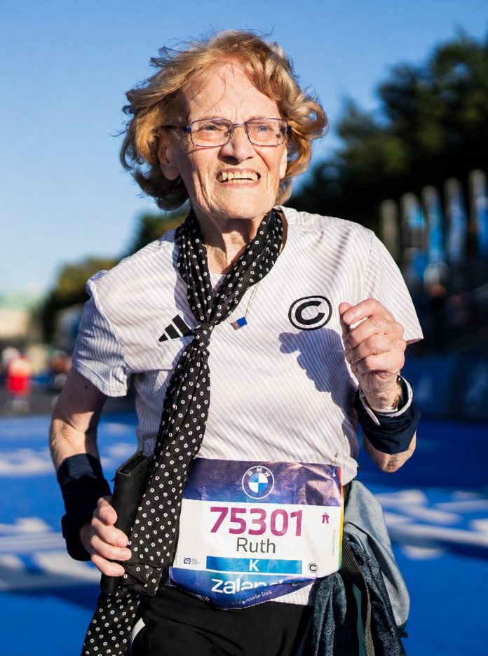 Ruth Ritcher, la corredora alemana de 88 años que hizo historia en el Maratón de Berlín 2026: cuánto tardó en llegar a la meta