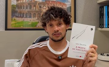 Un futbolista brasileño recomendó un libro en sus redes sociales y lo convirtió en el más vendido del país: “No lo creí al principio”