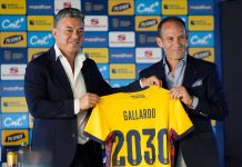 “Un muñeco para otro muñeco”: qué representa el particular regalo que recibió Marcelo Gallardo al llegar a Ecuador