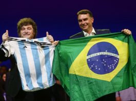 A la espera de los primeros resultados, Milei sigue con optimismo la elección en Brasil y respaldó a Bolsonaro en redes
