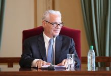 El titular de la Corte bonaerense planteó que el Estado se debe expresar de forma sencilla para garantizar derechos