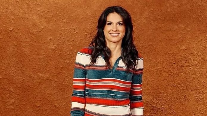 Gabriela Sabatini causó furor con su especial participación como modelo en la Semana de la Moda en París: las imágenes